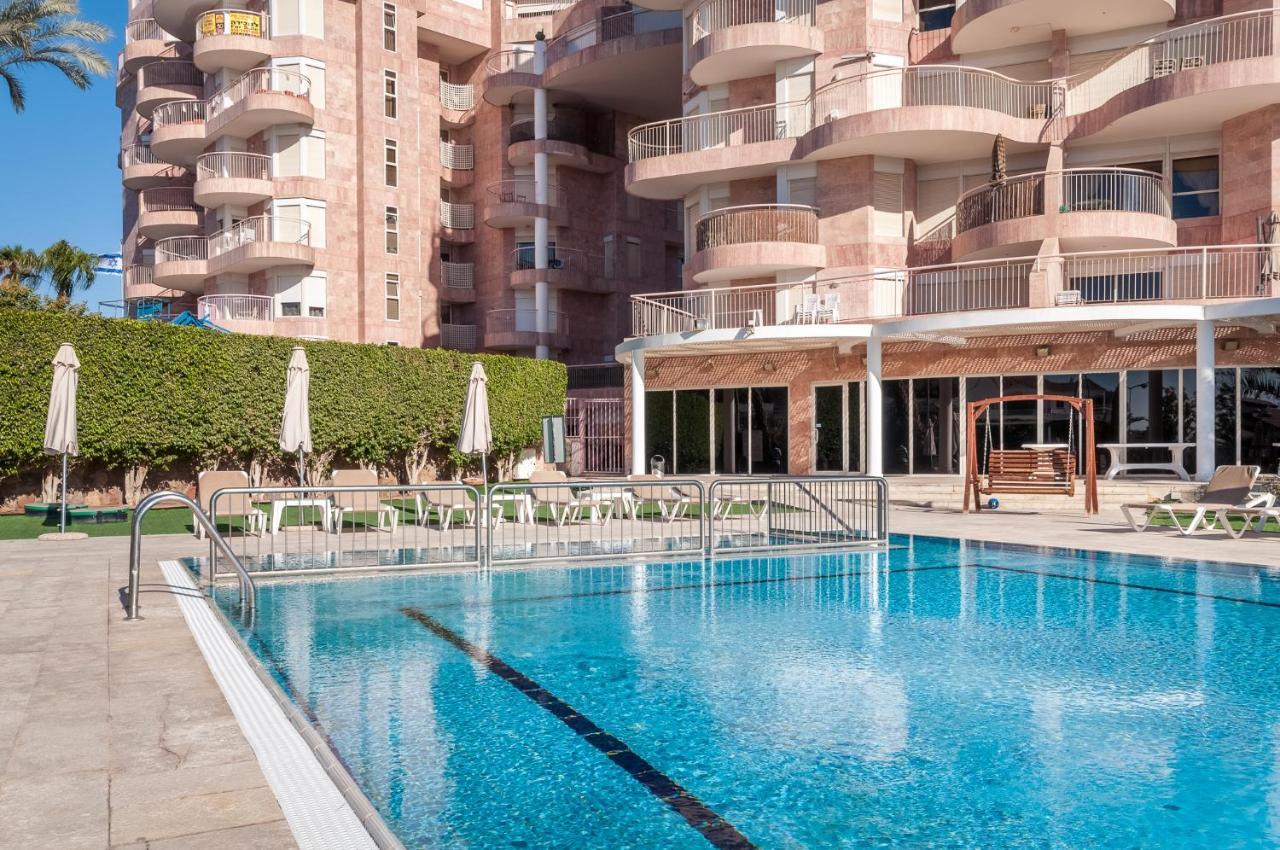 Renovated 3 Bedroom - With Pool Next The *