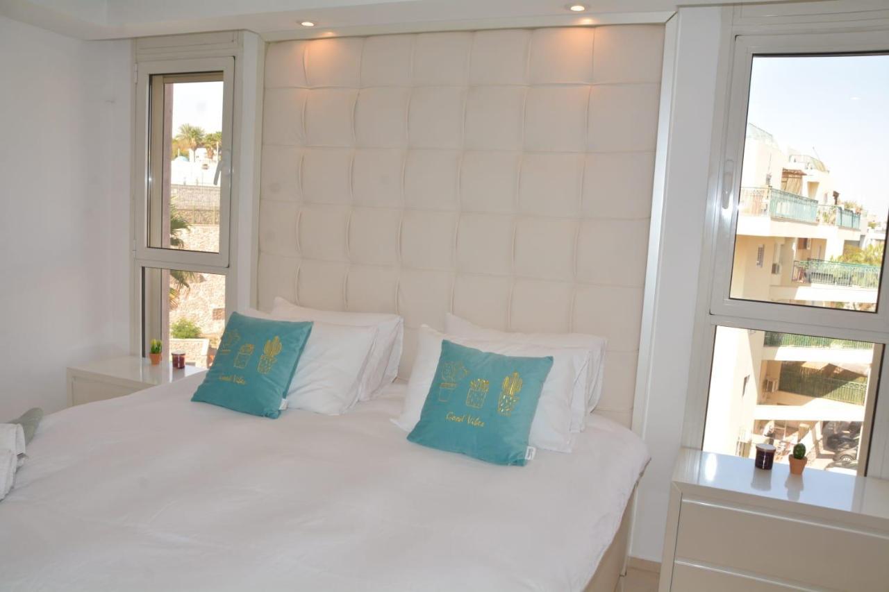 Renovated 3 Bedroom - With Pool Next The