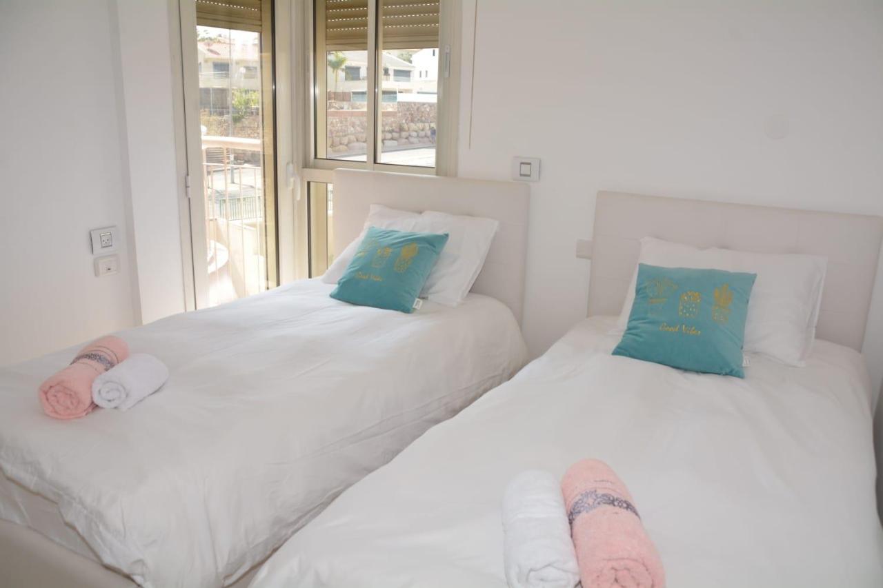 Renovated 3 Bedroom - With Pool Next The Appartement Eilat
