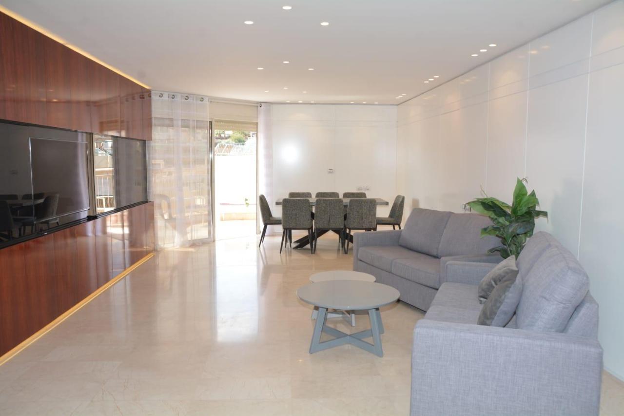 Renovated 3 Bedroom - With Pool Next The